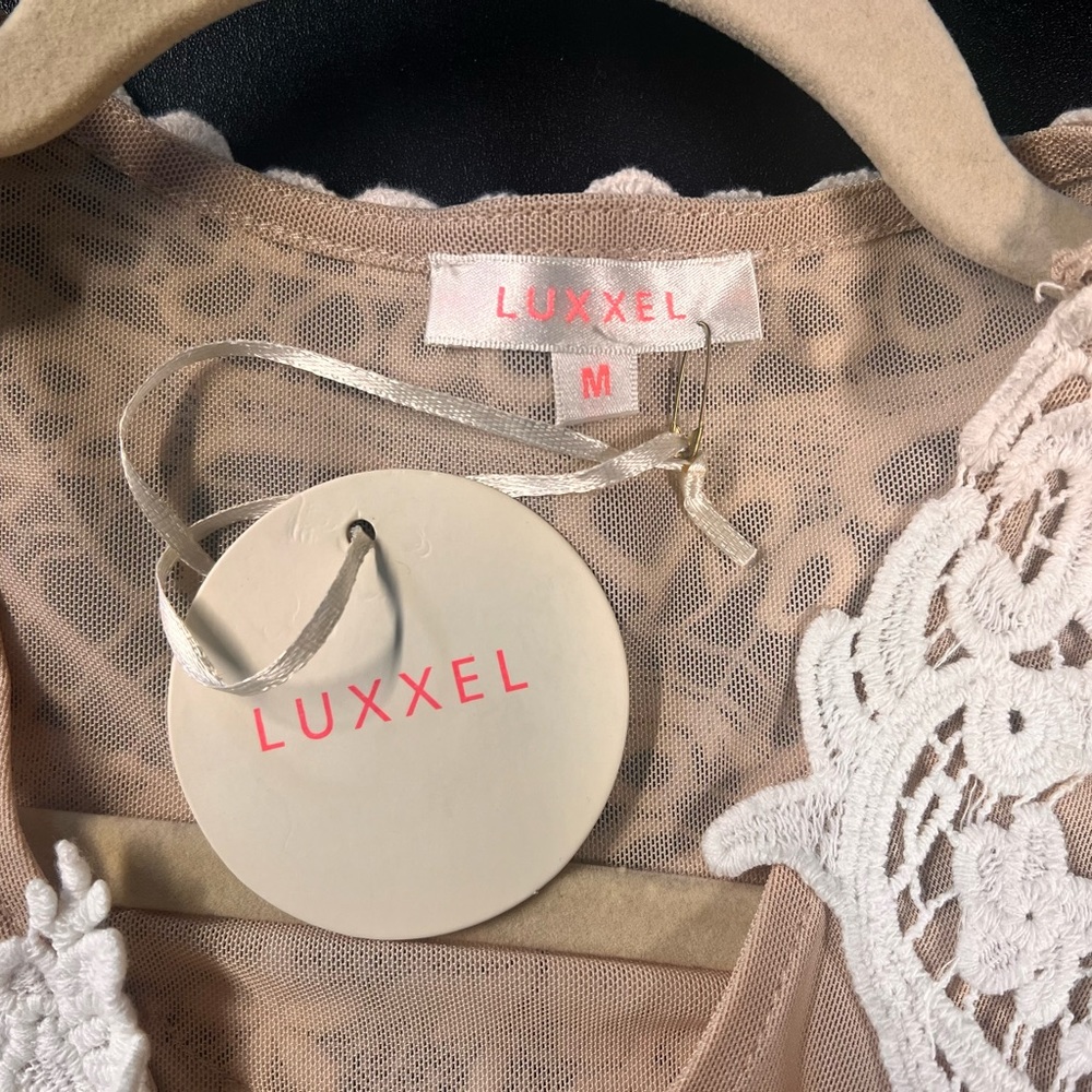 Luxxel Medium Lace top